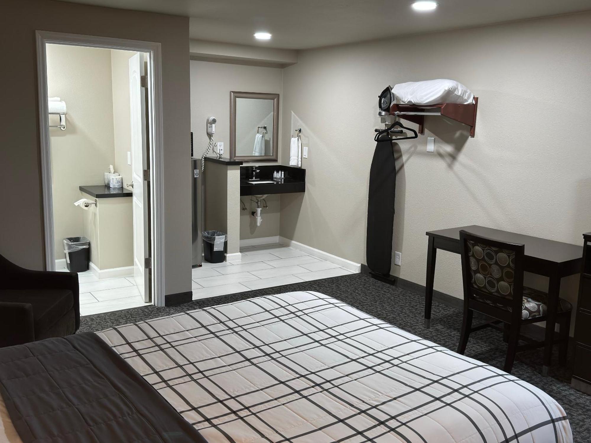 Royal Inn Eugene- Airport Bagian luar foto